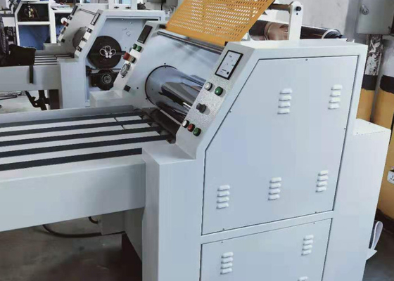 China Easy Operation Paper Roll Lamination Machine With Elactrical Heating System supplier